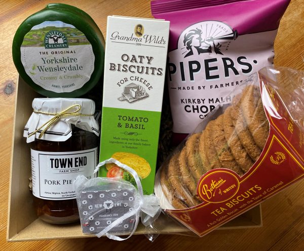 Farm Shop Cheese & Biscuits